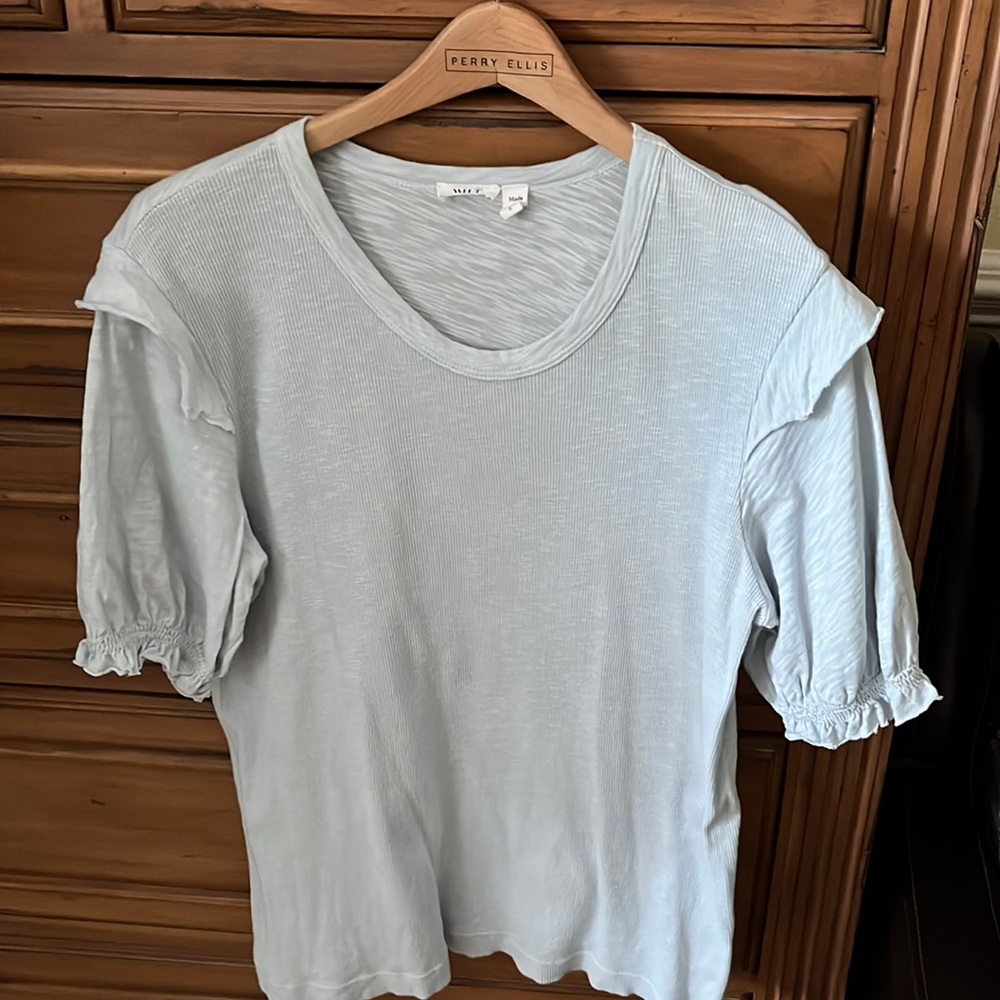 Wilt woman’s tops